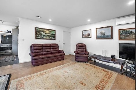 Photo of property in 1/7 Dalkeith Place, Opaheke, Papakura, 2113