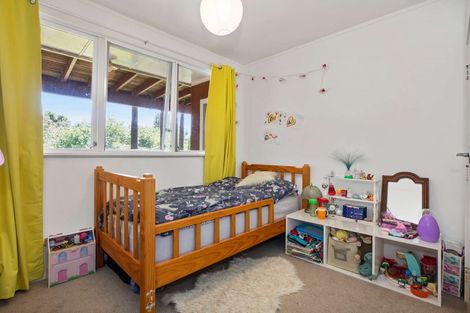 Photo of property in 12 De Val Drive, Titirangi, Auckland, 0604