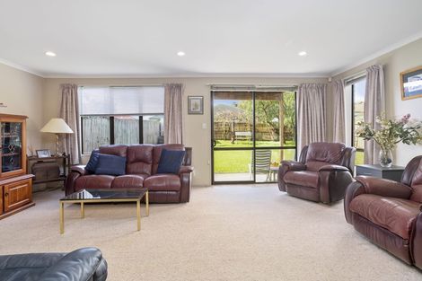 Photo of property in 18 Secoia Crescent, Mangere, Auckland, 2022