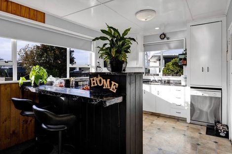 Photo of property in 23 Pacey Avenue, Hawera, 4610