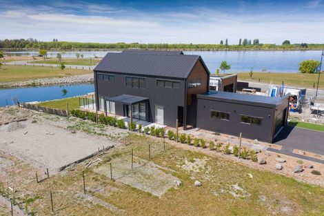 Photo of property in 203 Lake Hood Drive, Huntingdon, Ashburton, 7774