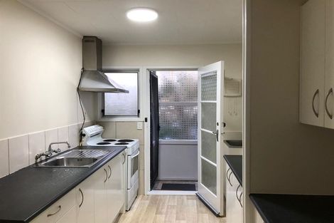 Photo of property in 3/305 Great North Road, Henderson, Auckland, 0612