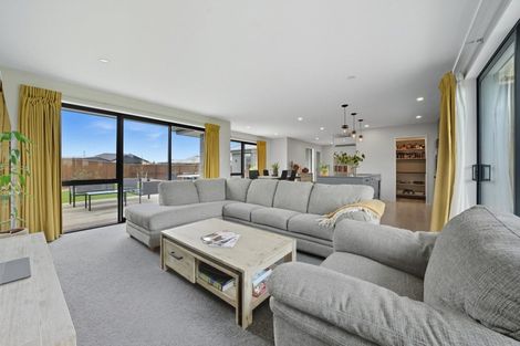 Photo of property in 2 Crest Place, Rolleston, 7615