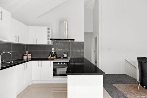 Photo of property in 47 Sheridan Drive, New Lynn, Auckland, 0600