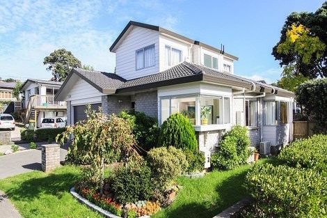 Photo of property in 2/29 Eastern Beach Road, Eastern Beach, Auckland, 2012