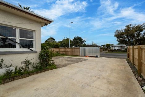 Photo of property in 332 Massey Road, Mangere East, Auckland, 2024