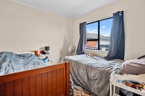Photo of property in 2/99 Prince Regent Drive, Half Moon Bay, Auckland, 2012