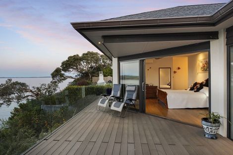 Photo of property in 93 Tiri Road, Tindalls Beach, Whangaparaoa, 0930