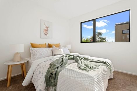 Photo of property in 19 Ellesmere Crescent, Pakuranga Heights, Auckland, 2010