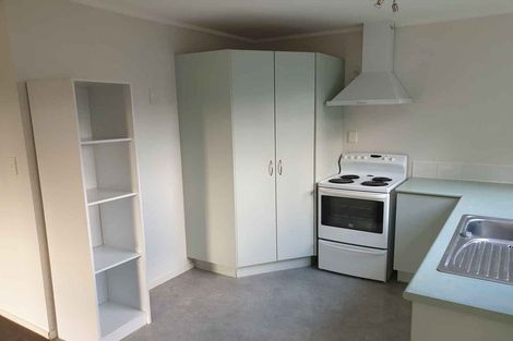 Photo of property in 17a Enderby Drive, Te Atatu Peninsula, Auckland, 0610