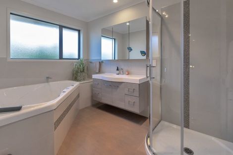 Photo of property in 5 Sando Way, One Tree Point, 0118