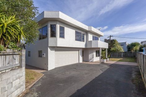 Photo of property in 118 Seaview Road, Paraparaumu Beach, Paraparaumu, 5032