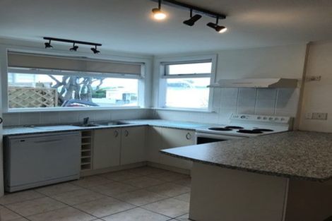 Photo of property in 22 Ferry Street, Seatoun, Wellington, 6022