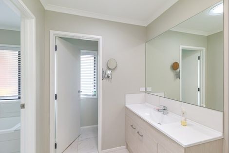 Photo of property in 2 Ivy Lane, Ohau, 5570