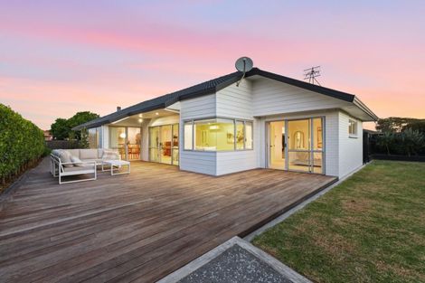 Photo of property in 34 Lotus Avenue, Mount Maunganui, 3116