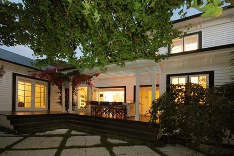 Photo of property in 18 Nikau Street, Eastbourne, Lower Hutt, 5013