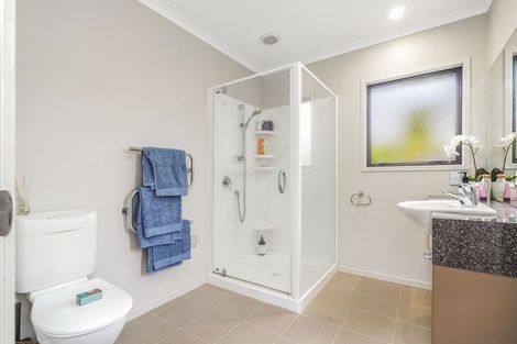 Photo of property in 90 Saint James Drive, Huntington, Hamilton, 3210