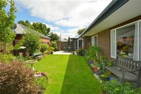 Photo of property in 2 Thoresby Mews, Avonhead, Christchurch, 8042