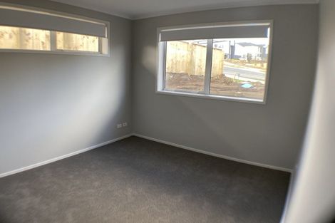 Photo of property in 35 Maraeariki Avenue, Orewa, 0931