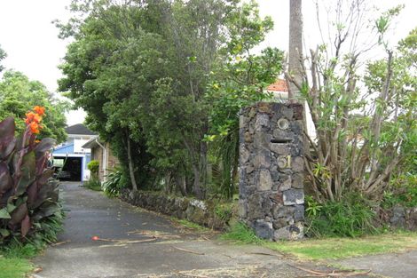 Photo of property in 51 Kiwi Esplanade, Mangere Bridge, Auckland, 2022