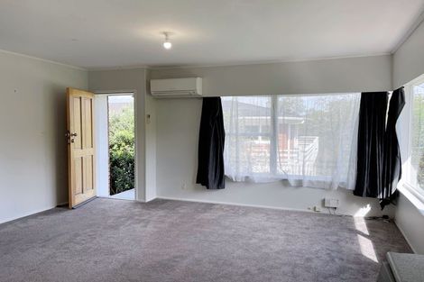 Photo of property in 1/59 Ayton Drive, Totara Vale, Auckland, 0629