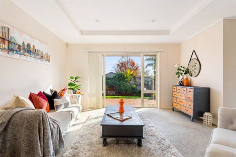 Photo of property in 57 Kingdale Road, Henderson, Auckland, 0610