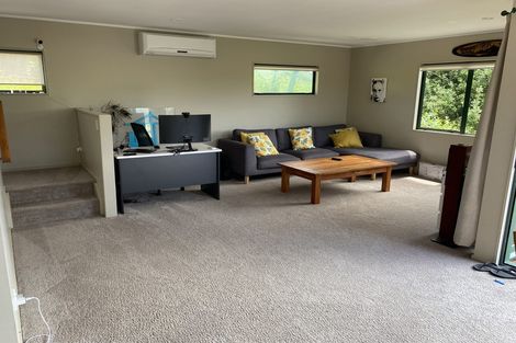 Photo of property in 16 Kassa Rise, Helensville, 0800