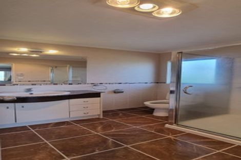 Photo of property in 72 Gracechurch Drive, Flat Bush, Auckland, 2016