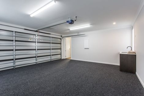 Photo of property in 2 Silver Fern Avenue, Hobsonville, 0616