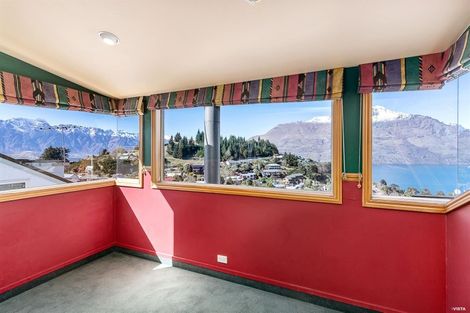 Photo of property in 15 Dart Place, Fernhill, Queenstown, 9300
