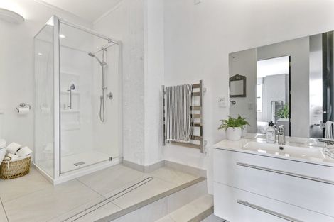 Photo of property in Tennyson Apartments, 13/25 Tennyson Street, Te Aro, Wellington, 6011