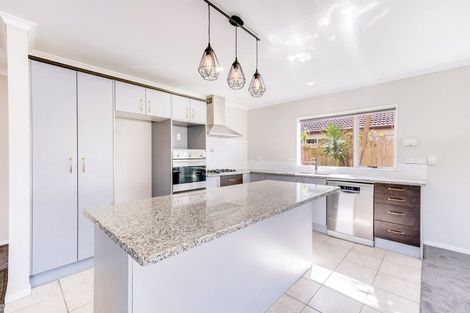 Photo of property in 2 Dunaff Place, Flat Bush, Auckland, 2019