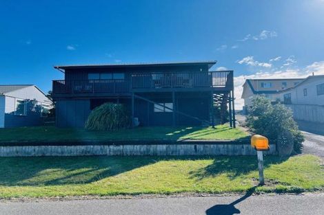 Photo of property in 14 Okiwa Terrace, Waiinu Beach, Whanganui, 4588
