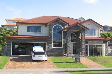 Photo of property in 15 Amesbury Drive, Churton Park, Wellington, 6037