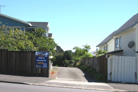 Photo of property in 3/209 Onewa Road, Birkenhead, Auckland, 0626
