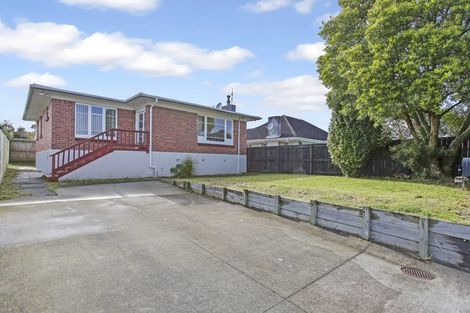 Photo of property in 52 Churchill Avenue, Manurewa, Auckland, 2102