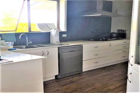 Photo of property in 4 Intrepid Place, Torbay, Auckland, 0630