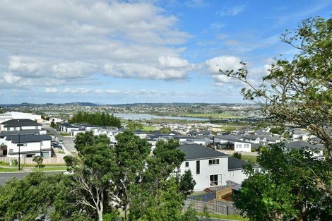 Photo of property in 15 Maire Road, Orewa, 0931