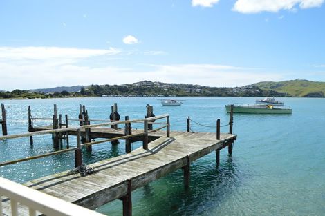 Photo of property in 100 Paremata Road, Paremata, Porirua, 5024
