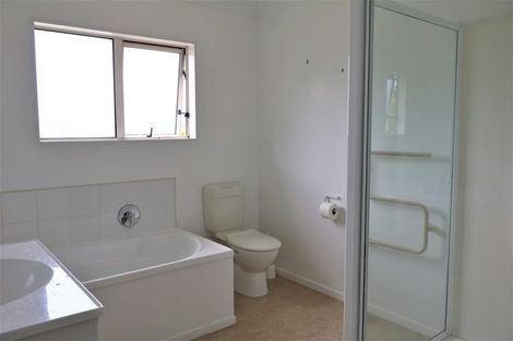 Photo of property in 211 Westchester Drive, Churton Park, Wellington, 6037