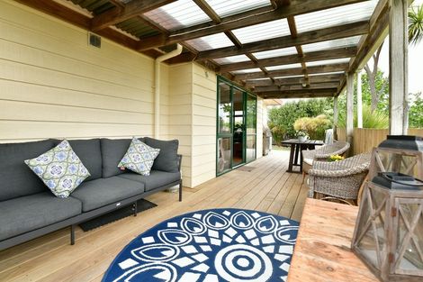 Photo of property in 1/12 Knott Road, Stanmore Bay, Whangaparaoa, 0932