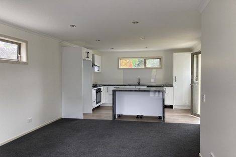 Photo of property in 4 Miles Crescent, Newlands, Wellington, 6037