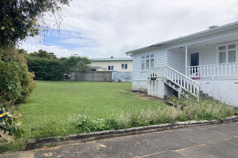 Photo of property in 11 Miro Street, New Lynn, Auckland, 0600
