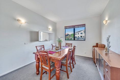 Photo of property in 13 Glenshee Place, Highland Park, Auckland, 2010
