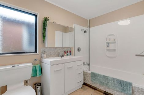 Photo of property in 6 Westridge, Camborne, Porirua, 5026