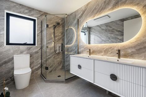 Photo of property in 111 Sycamore Drive, Sunnynook, Auckland, 0620