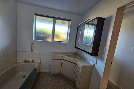 Photo of property in 32 Springbank Street, Bryndwr, Christchurch, 8053