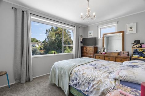 Photo of property in 42 Resolution Road, Welcome Bay, Tauranga, 3112