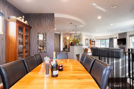 Photo of property in 30 Lowther Place, Taradale, Napier, 4112