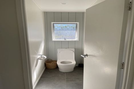 Photo of property in 81 Kemp Road, Massey, Auckland, 0614